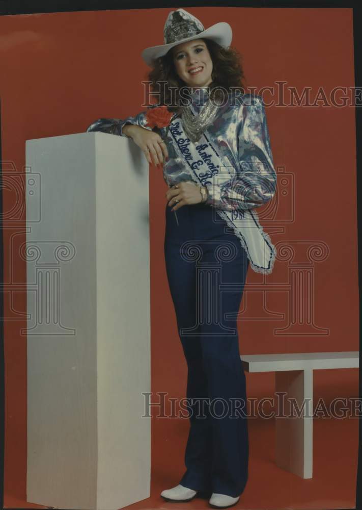 Press Photo Debbie Kaye Ogle, San Antonio Stock Show and Rodeo Queen - saa09089 - Historic Images