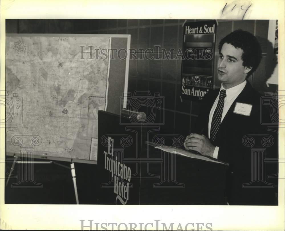 1983 Press Photo Jim Eskin at El Tropicano Sports Complex Meeting - Historic Images