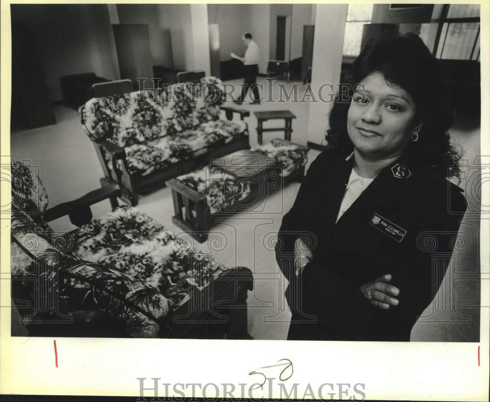 1974 Press Photo Irma Escamilla, Juan Manroquiin at Salvation Army Center, Texas - Historic Images