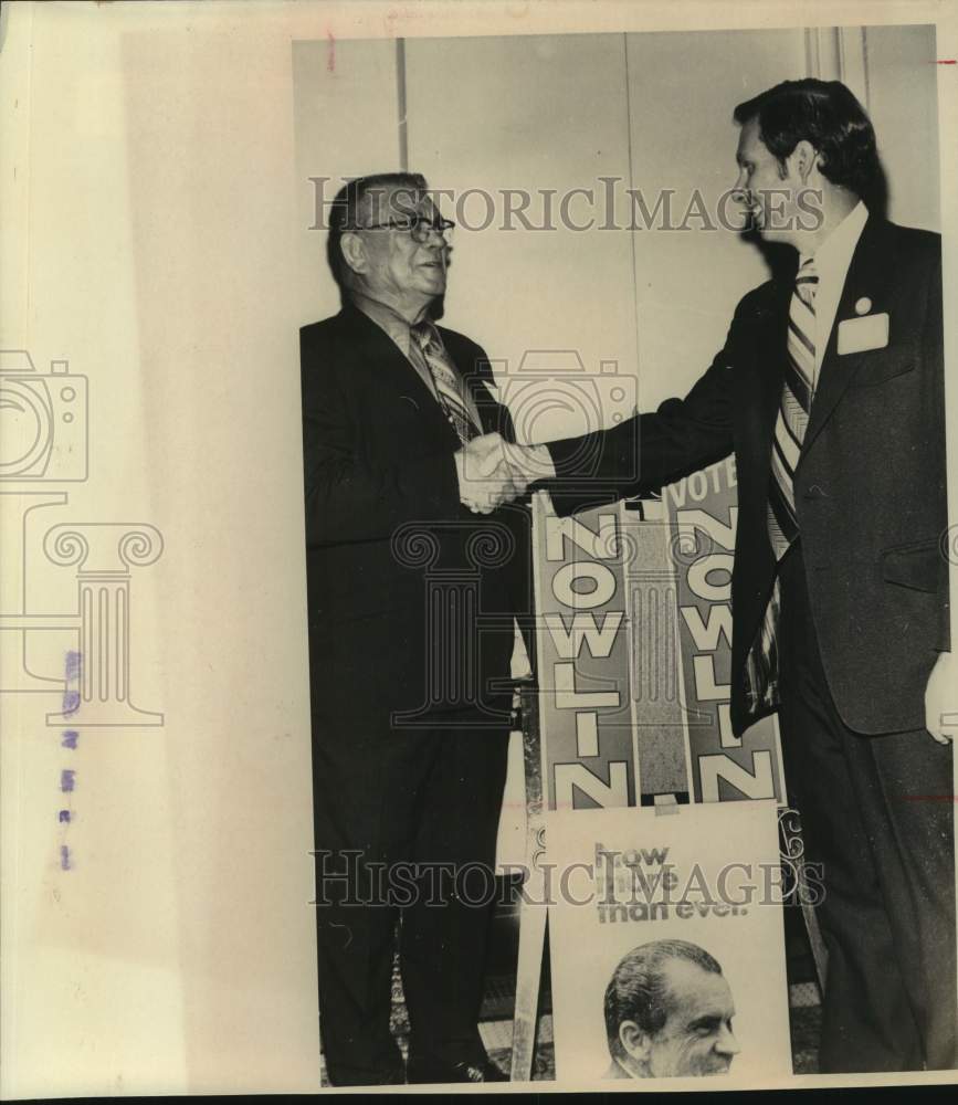 1972 Press Photo State Representatives Tony Dramburger and Jim Nowbin greet - Historic Images