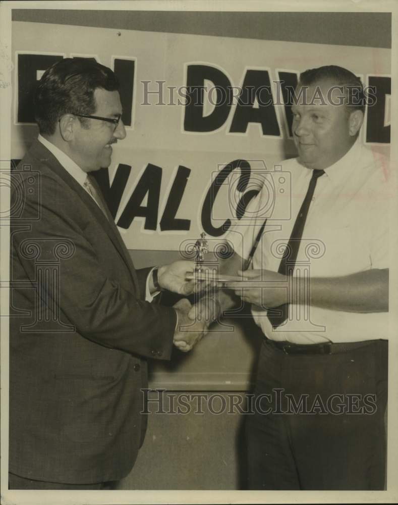 1968 Ben Wiernik award George Gold at Awards Ceremony - Historic Images