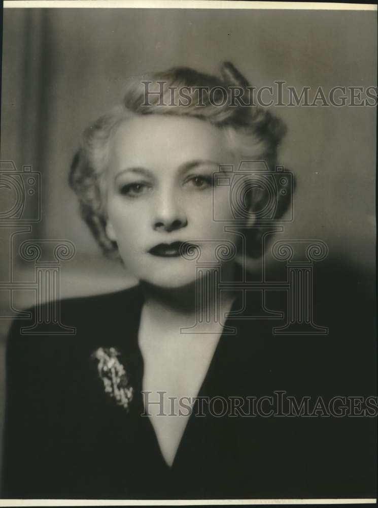 Press Photo Helen W. Nelson, "Hobby Lobby" guest - Historic Images
