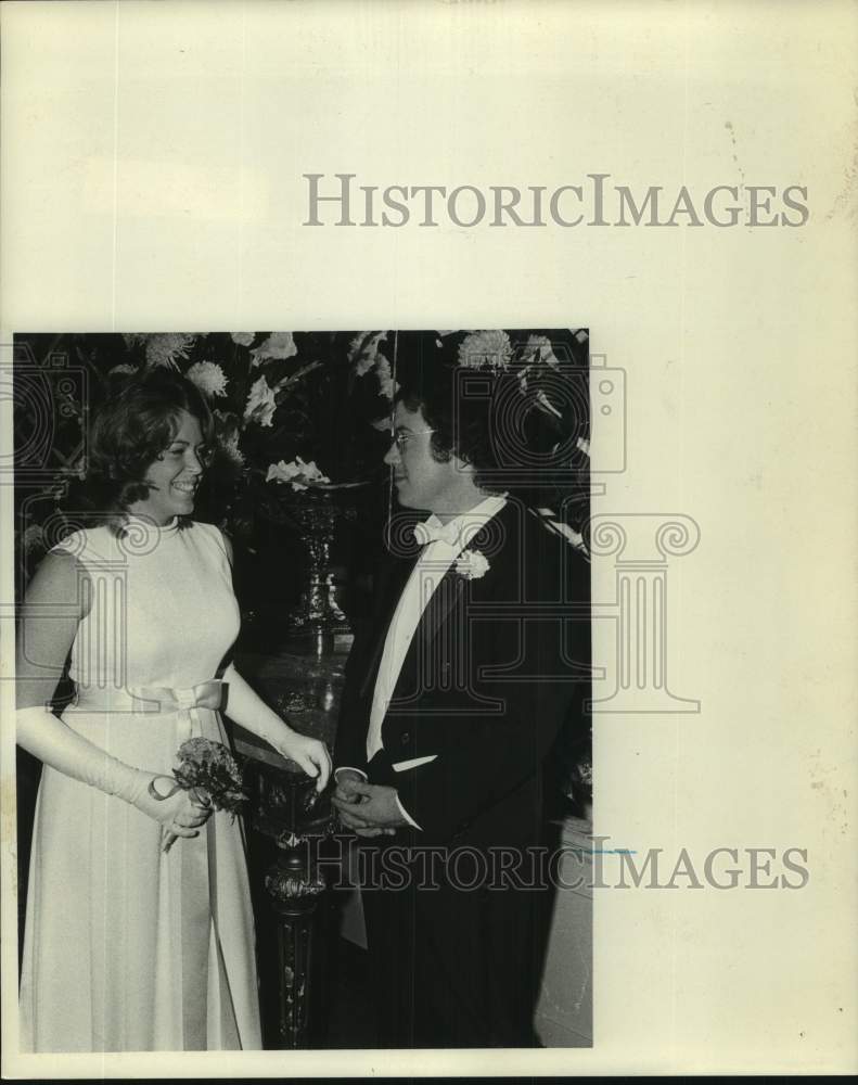 1972 Press Photo Anne Orrison, Debutante at Menger Hotel Honors with Guest - Historic Images