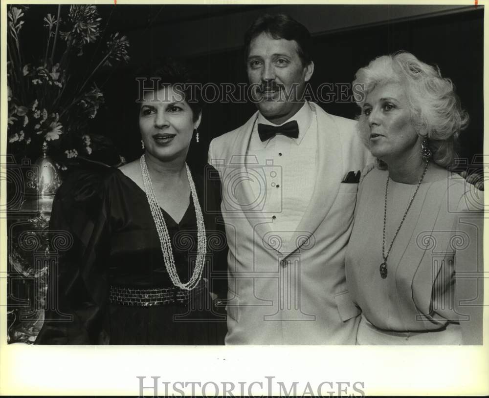 1986 Press Photo Music of Americas Concert reception for P. Domingo, Texas- Historic Images