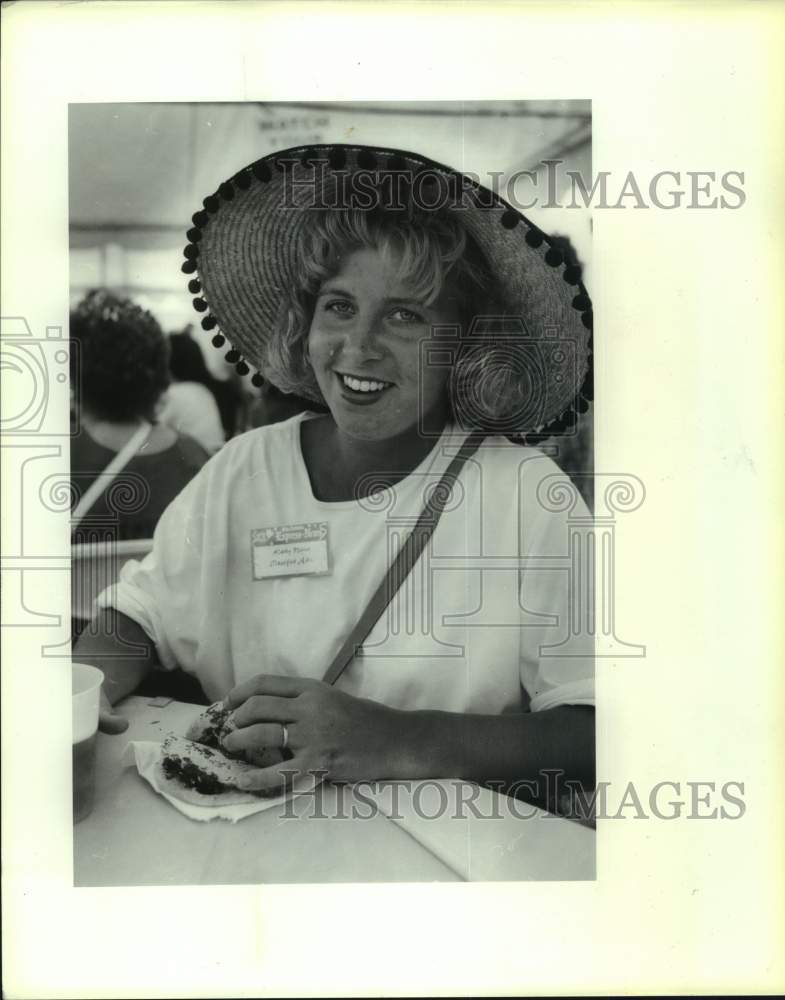 1993 Press Photo Kathy Noirot, Express-News staff member, Texas - saa17523- Historic Images