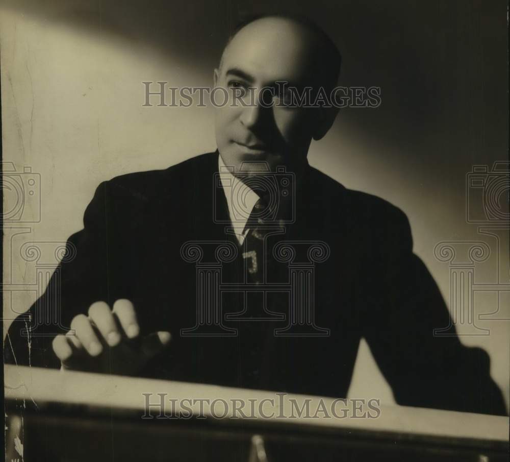 1951 Press Photo Doctor Leo Podolsky, Musician - Historic Images