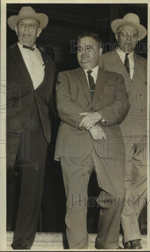 1960 Bank Robber Lawrence C. Pope Escorted to Jail - Historic Images