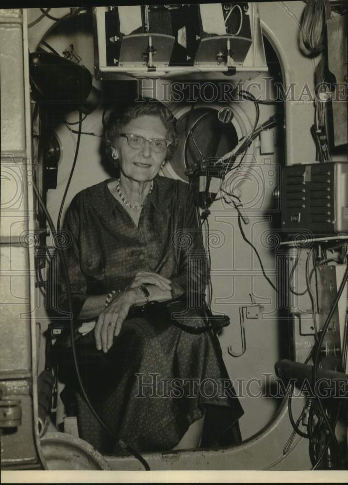 1958 Press Photo Mrs. W. M. Randolph in Chamber - saa22128-Historic Images