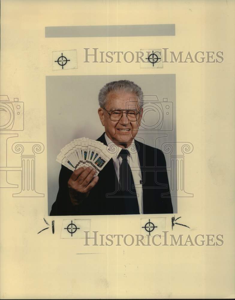 1993 Press Photo Paul Deppert, winner of Sports Alamo Bowl contest, Texas-Historic Images