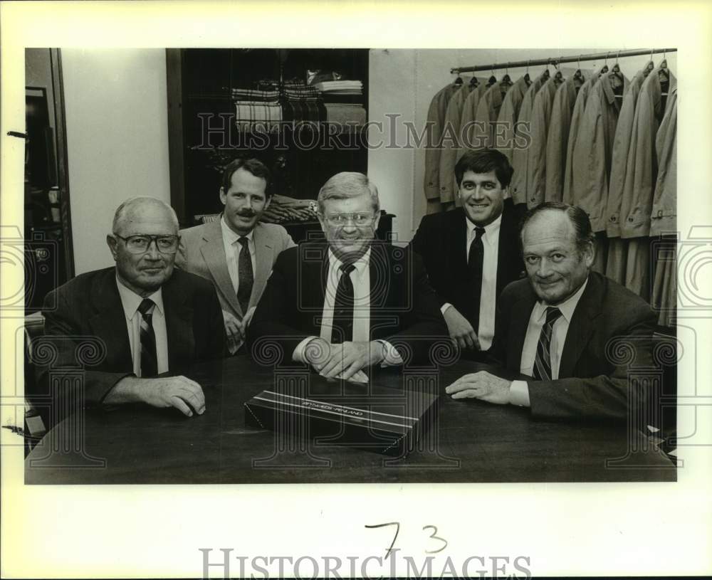 1986 Press Photo Reynolds-Penland Clothing Store officials, Texas - Historic Images