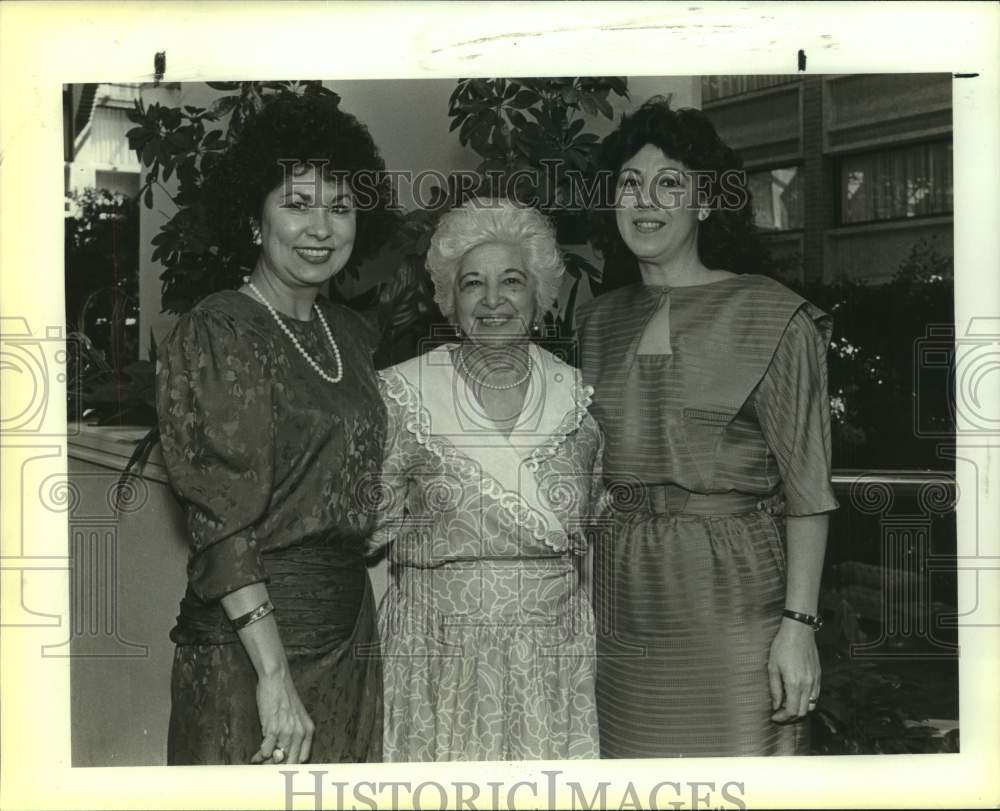 1988 Chairperson Yrma Rangel at Sebradores de Anistad Luncheon - Historic Images