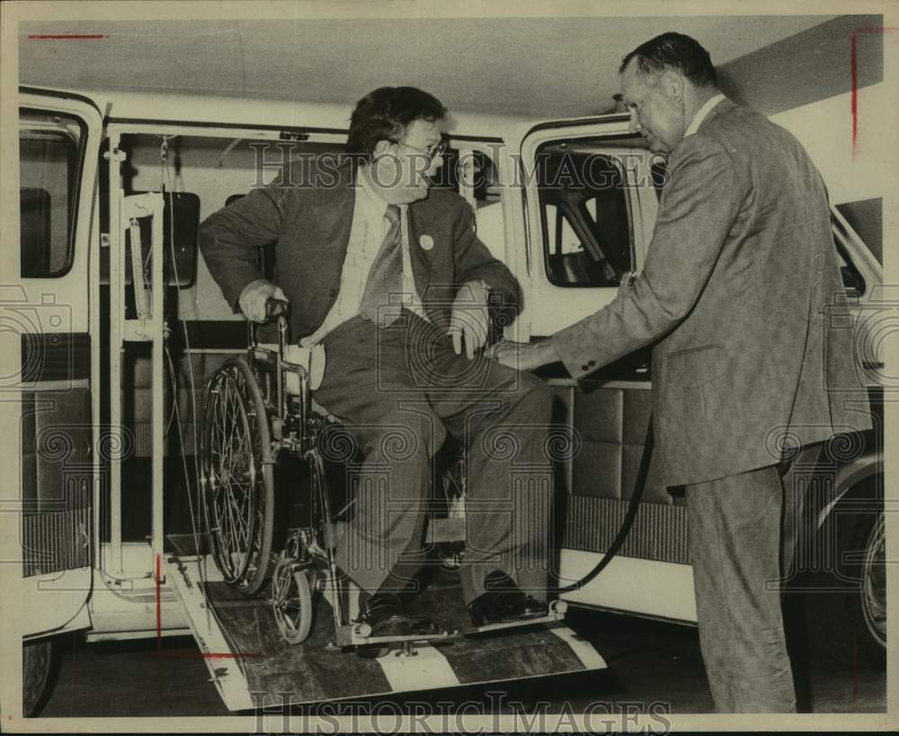 Press Photo Blair Reeves with Charles Oak on Van Handicap Ramp - saa22963-Historic Images