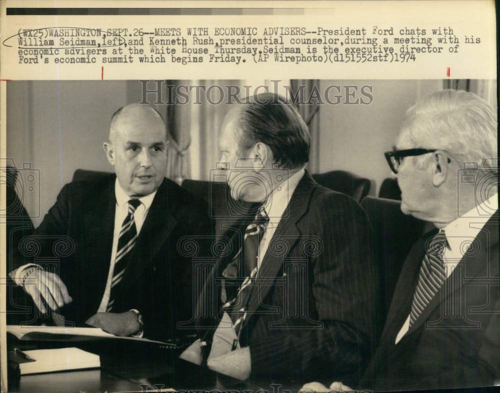 1974 Press Photo President Ford with William Seidman, Kenneth Rush in Washington - Historic Images