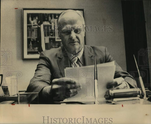 1973 Chester Todd at his desk reviewing papers - Historic Images