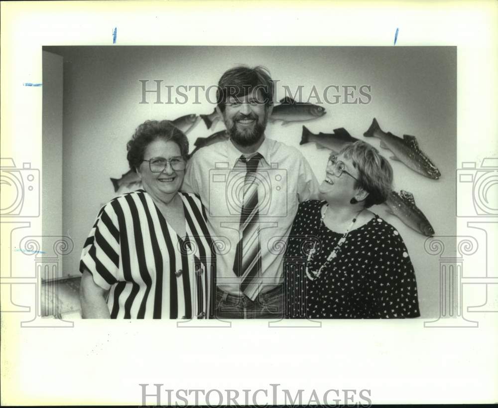1991 Press Photo Joan Grothues, John Self, Cathie Clark at art reception, Texas - Historic Images