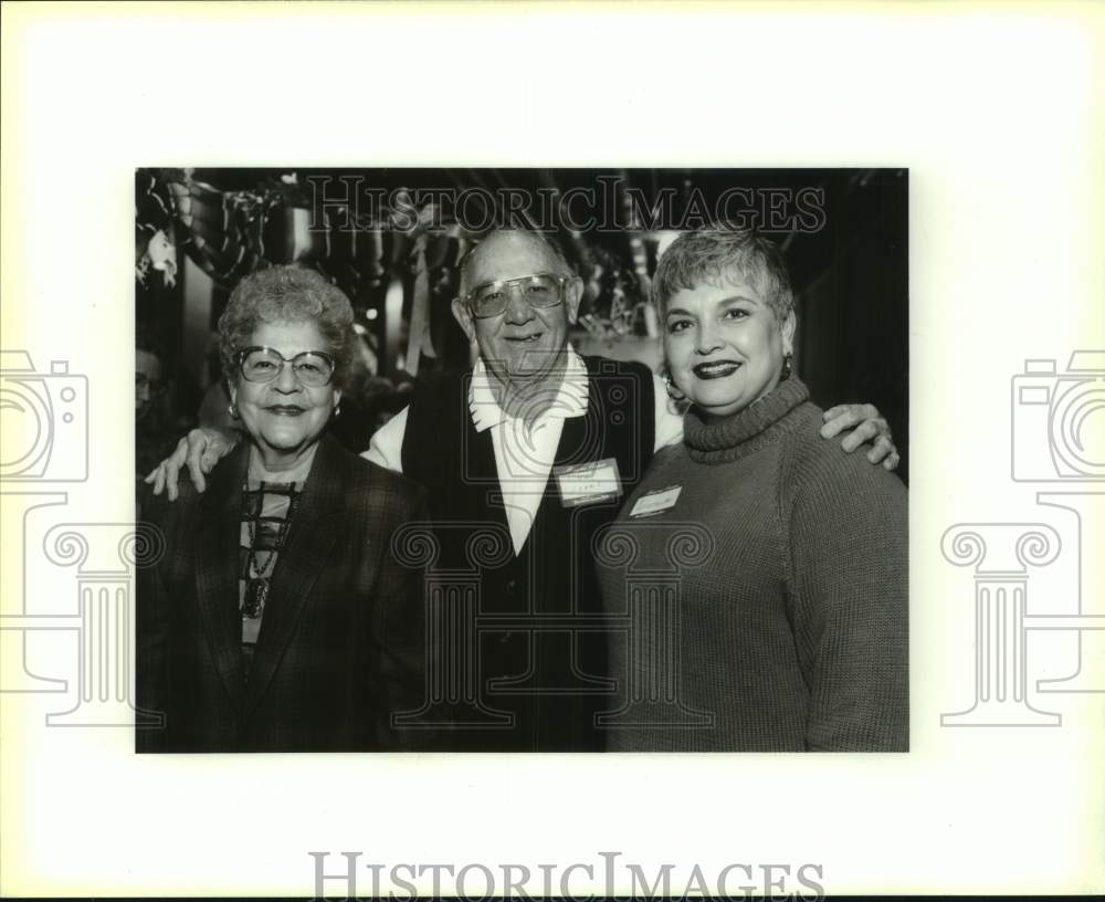 1995 Press Photo Martha and Jimmy Saenz at Express-News Unveiling Party, Texas - Historic Images