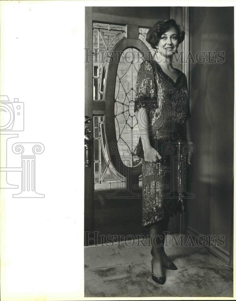 1985 Press Photo Linda Rosenberg modeling dress for style profile, Texas - Historic Images