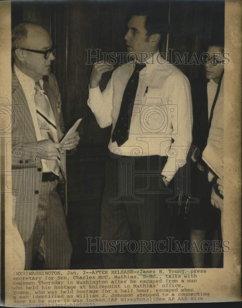 1975 Press Photo  Press secretary James B. Young, was held hostage in Washington - Historic Images