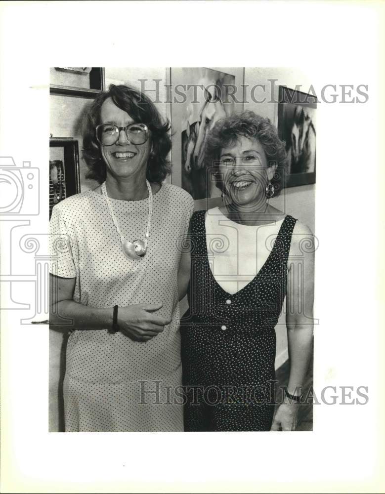 1974 Artists Jean Rosow, Evi Sheffers at Bright Shawl opening, Texas - Historic Images