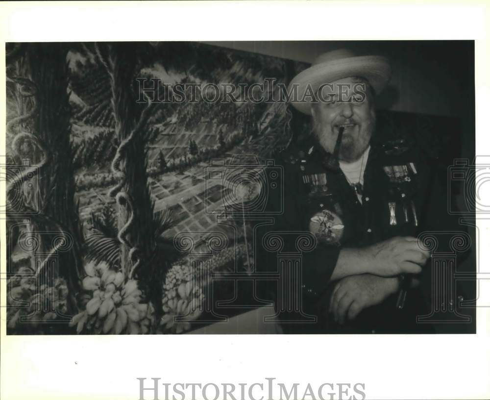 1988 Press Photo Retired Lieutenant Colonel Robert Young with his exhibit, Texas - Historic Images