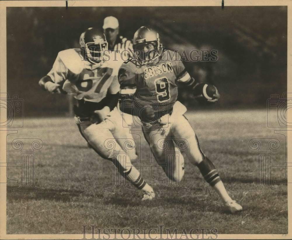 1979 Press Photo Mike Cantu and Kevin Flowers in Edison football game, Texas - Historic Images