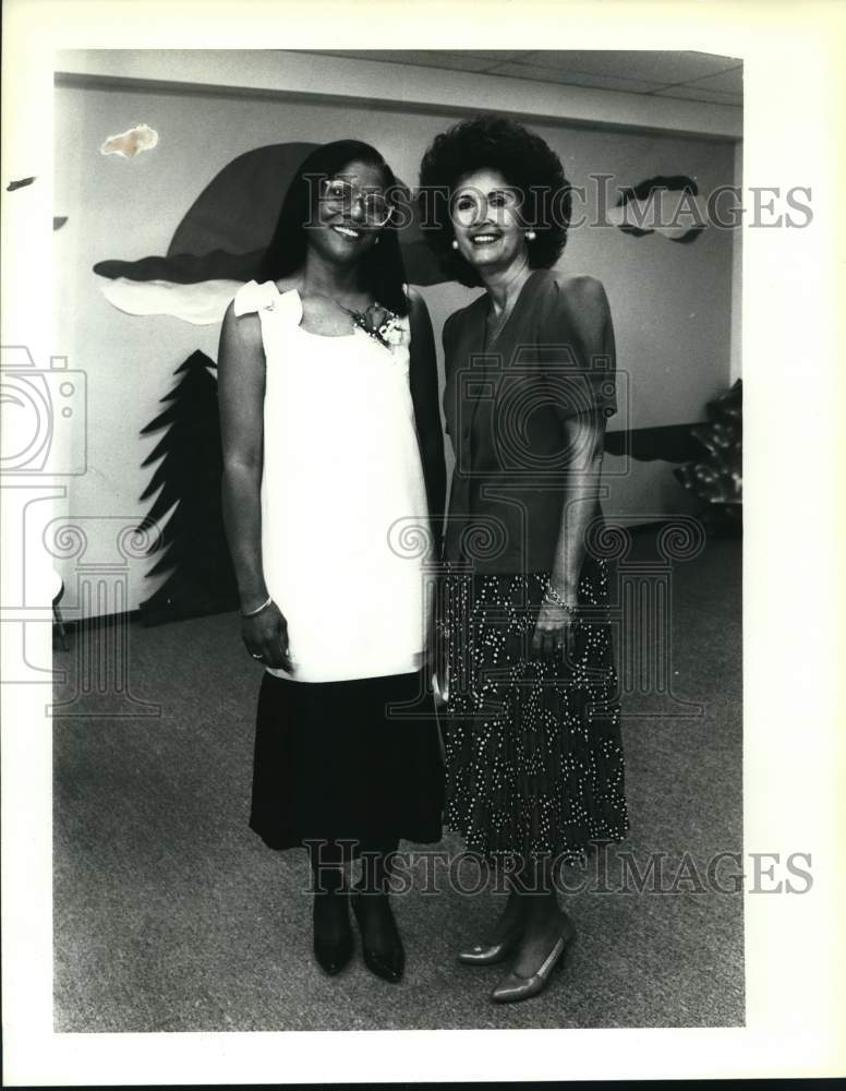 1992 Press Photo Christian Women of San Antonio Seminar Committee lunch, Texas - Historic Images