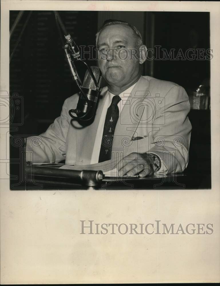 1957 Representative Jerry Sadler standing at microphone-Historic Images