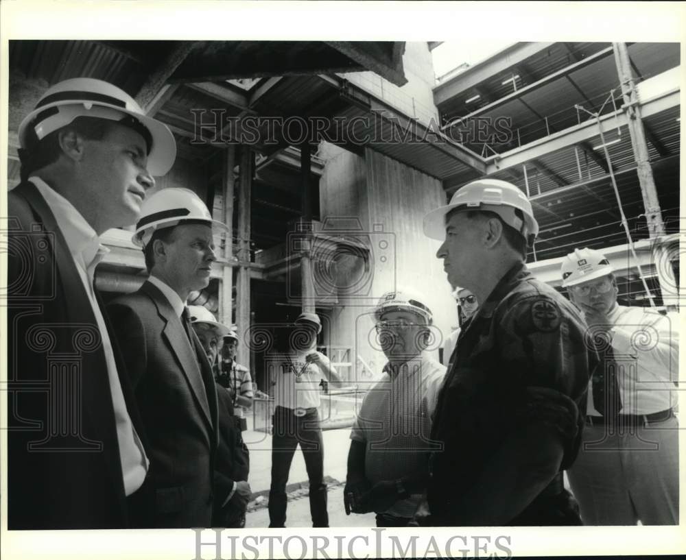 1993 Press Photo Mayor Nelson Wolff at medical center construction site, Texas - Historic Images
