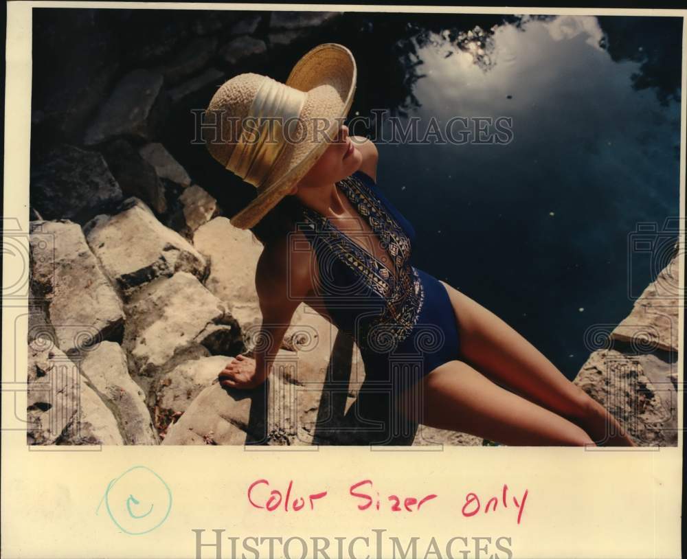 1993 Press Photo Lady modeling fashion swimwear, Texas - Historic Images