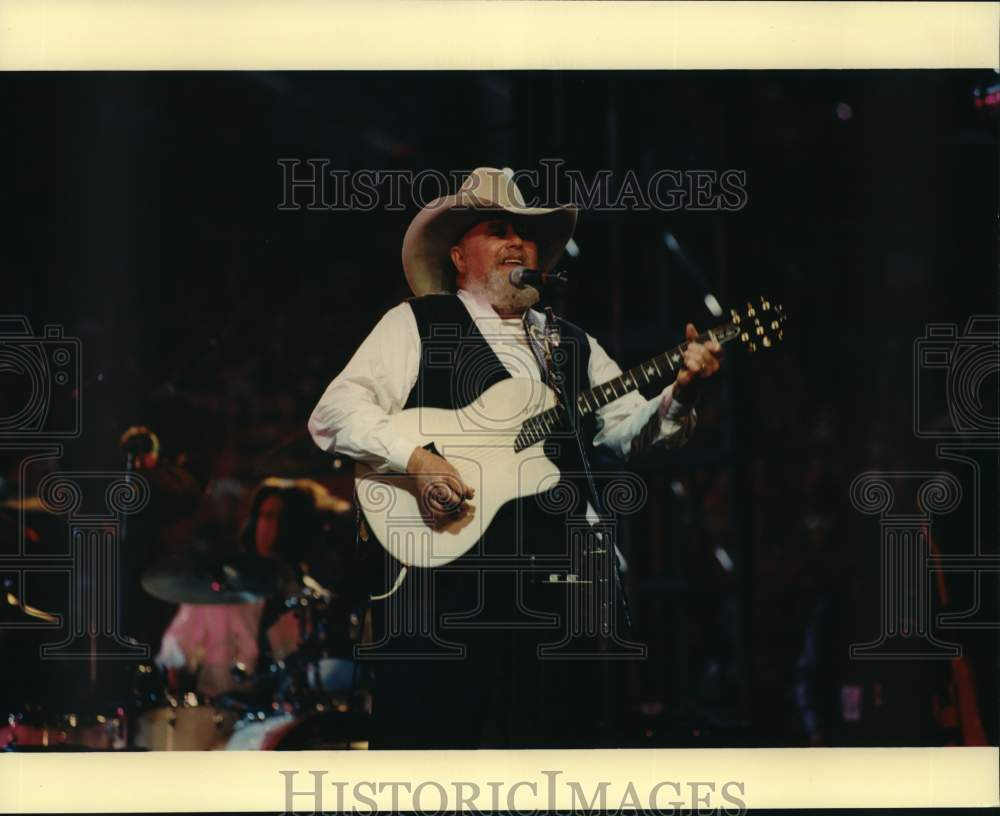 Press Photo Musical Artist Charlie Daniels performing - Historic Images