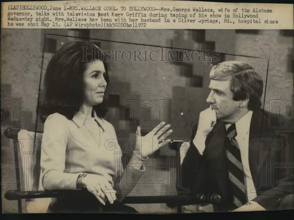 1972 Press Photo Mrs. George Wallace and television host Merv Griffin, Hollywood - Historic Images