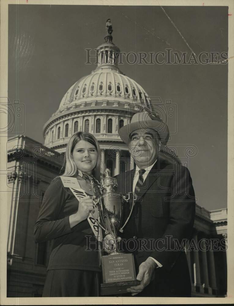 1974 Press Photo Henry B. Gonzalez and young lady holding trophy, Washington - Historic Images