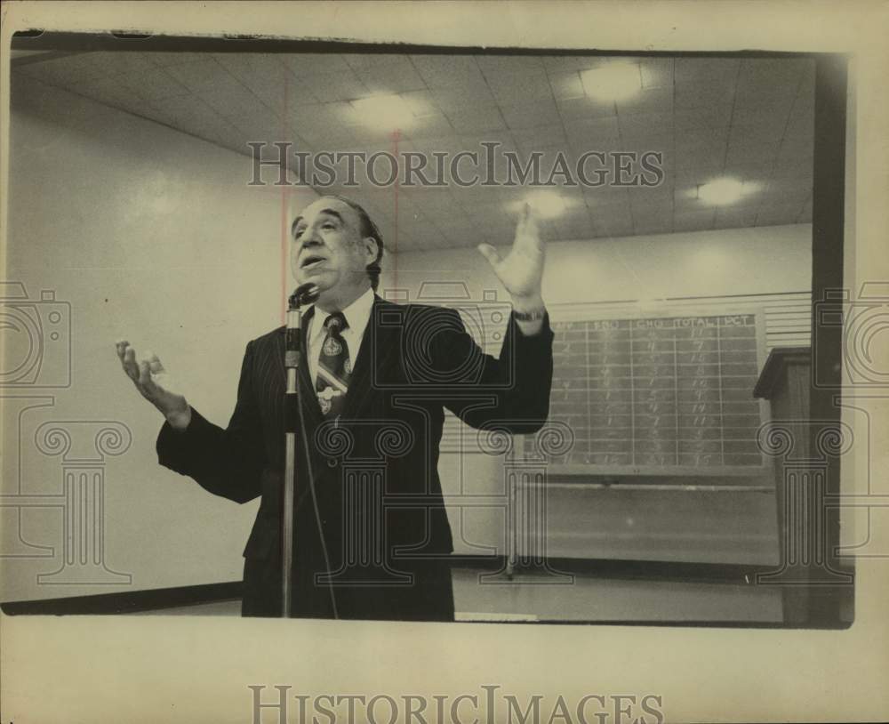 1977 Representative Henry B. Gonzalez standing at microphone-Historic Images