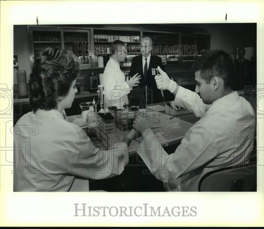 1989 Senator Phil Gramm touring Brooks AFB Drug Testing Lab, Texas-Historic Images