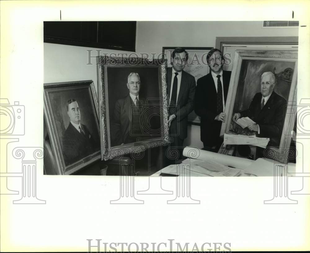 1990 Charles Gonzalez and Carleton Spears show court house portraits-Historic Images