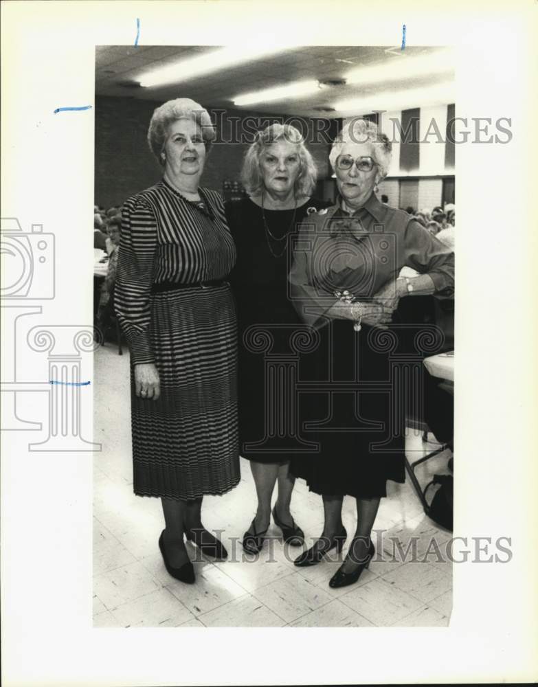 1992 Mimi Thiessen, Valiant Woman Award winner with guests, Texas-Historic Images