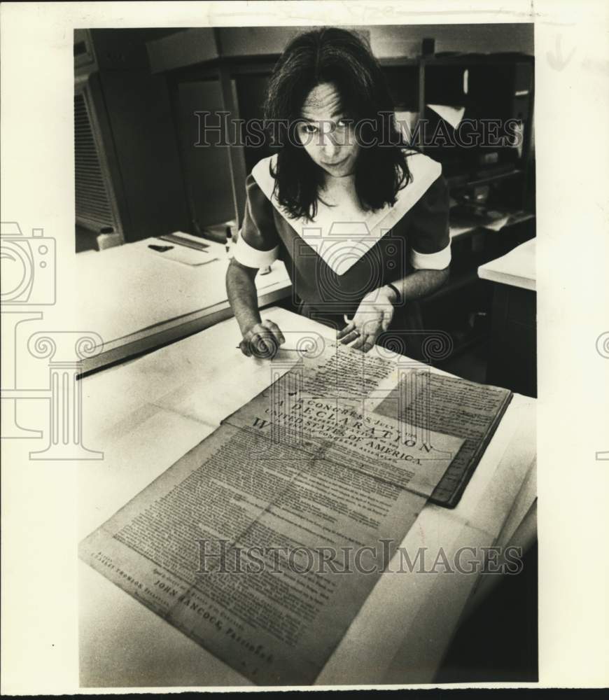 1984 Norvell Jones, National Archives supervisor, works on document-Historic Images