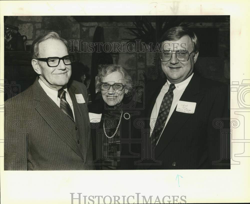 1986 Dr. Rhoderick Key announces scholarship honoring parents, Texas-Historic Images