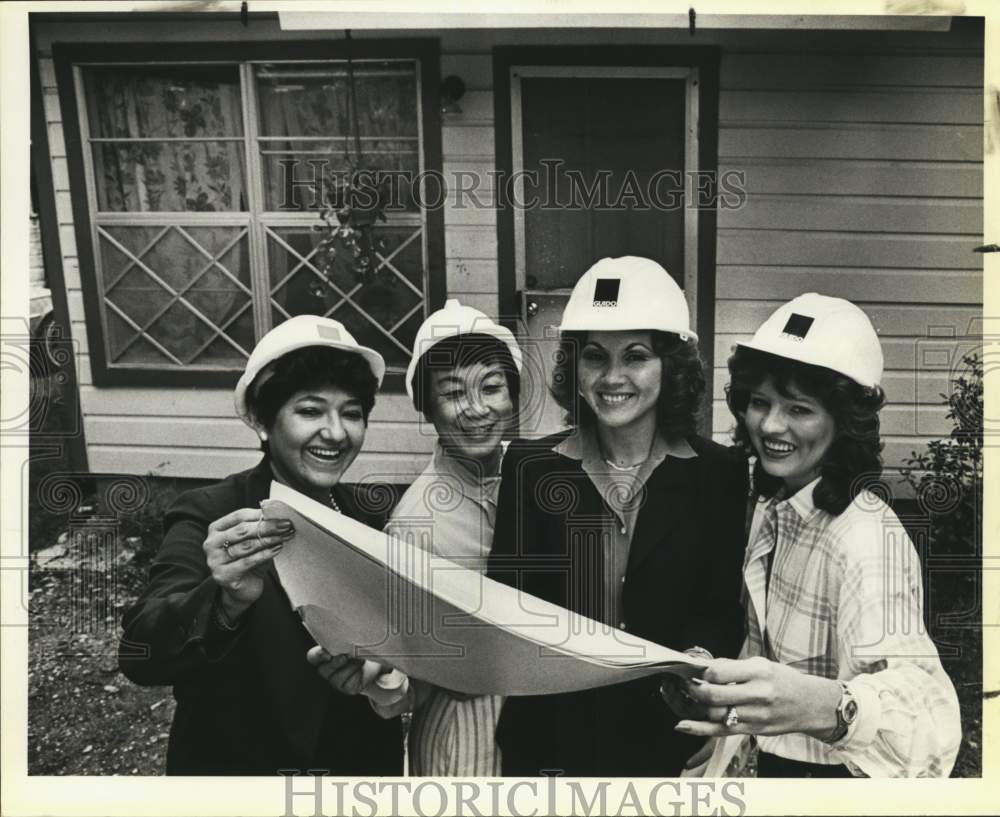 1985 Women in Construction Club Project Award, Texas-Historic Images