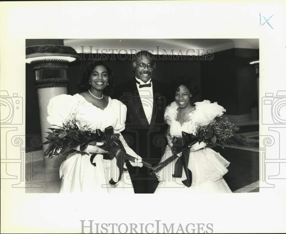 1991 Ronnie Waiters with Van Cortland Debutantes, Texas-Historic Images