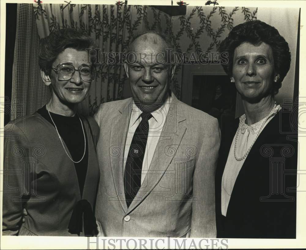 1988 Cindy & Les Hash, Martha Hawkins at Women Executives event, TX-Historic Images