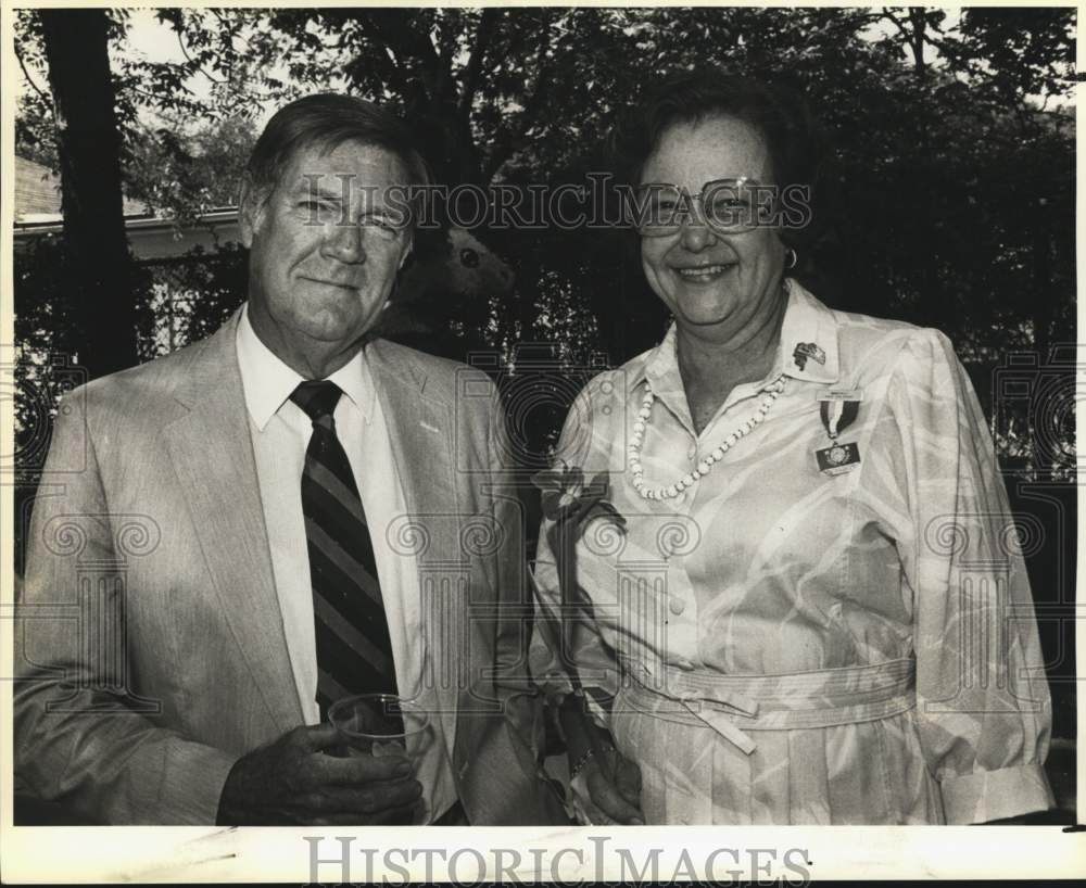1980 Roane and Agnes Harwood at 235 W. Kings Highway, Texas-Historic Images