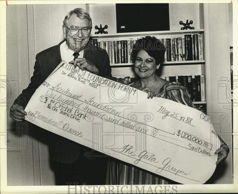 1988 Southwest Foundation gets check for biomedical research, Texas-Historic Images