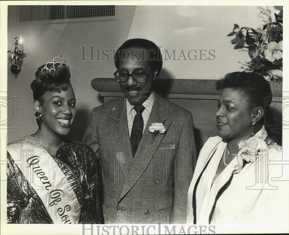 1989 Queen and officials, Queens of Soul contestant reception, Texas-Historic Images
