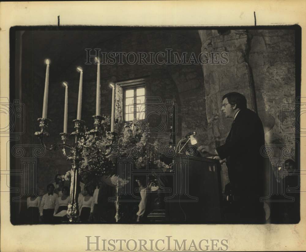 Texas Governor Mark White speaks at a church.-Historic Images