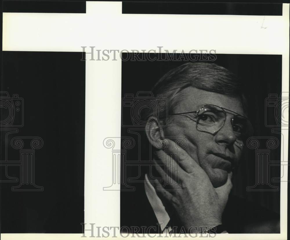 1986 Governor Mark White listens to Clements speech.-Historic Images