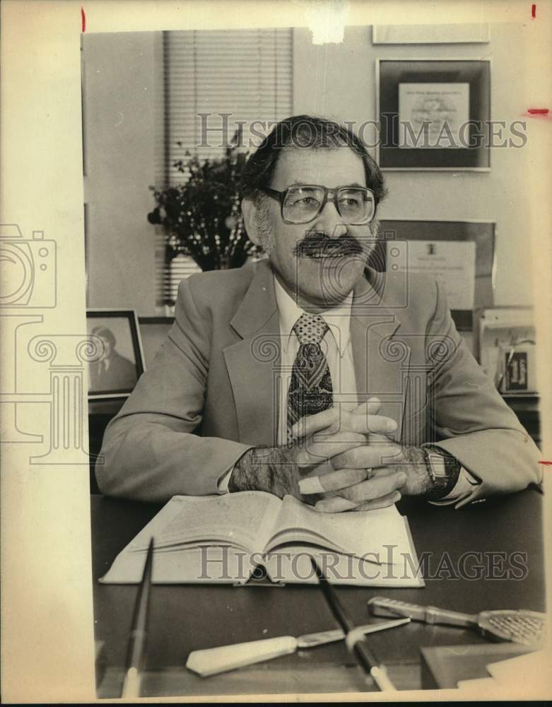 1982 Dr. Peter V. Weston at Oakhills Medical Building, San Antonio-Historic Images