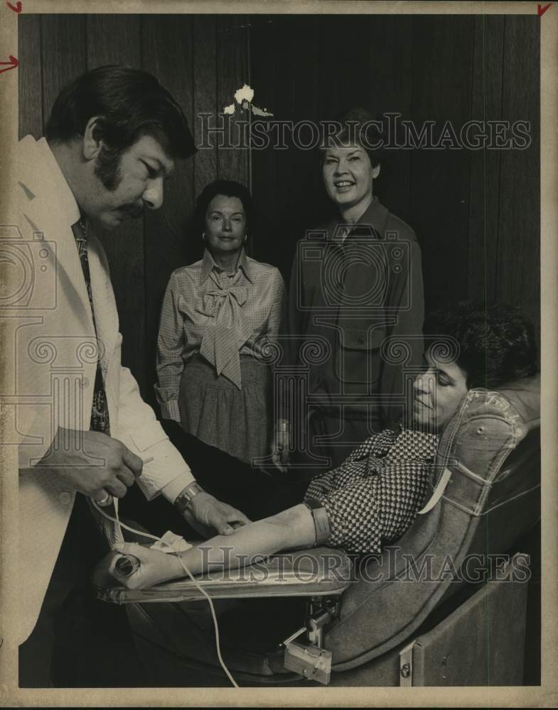 1977 Technician Joe Garcia Takes Blood From Mrs. Jack Pitluk-Historic Images