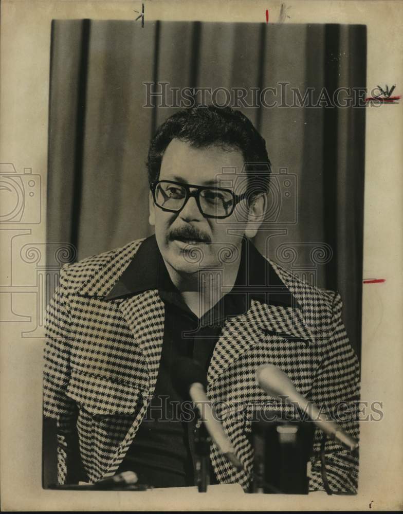1976 Jose Angel Gutierrez Speaks Into Microphone-Historic Images