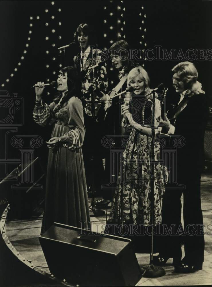 The New Seekers Appear On &quot;Evening At Pops&quot; On PBS-TV-Historic Images